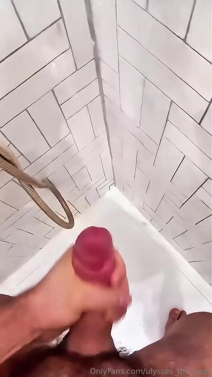 Ulysses the bear: Carga dura depois de um longo dia quando o dia...