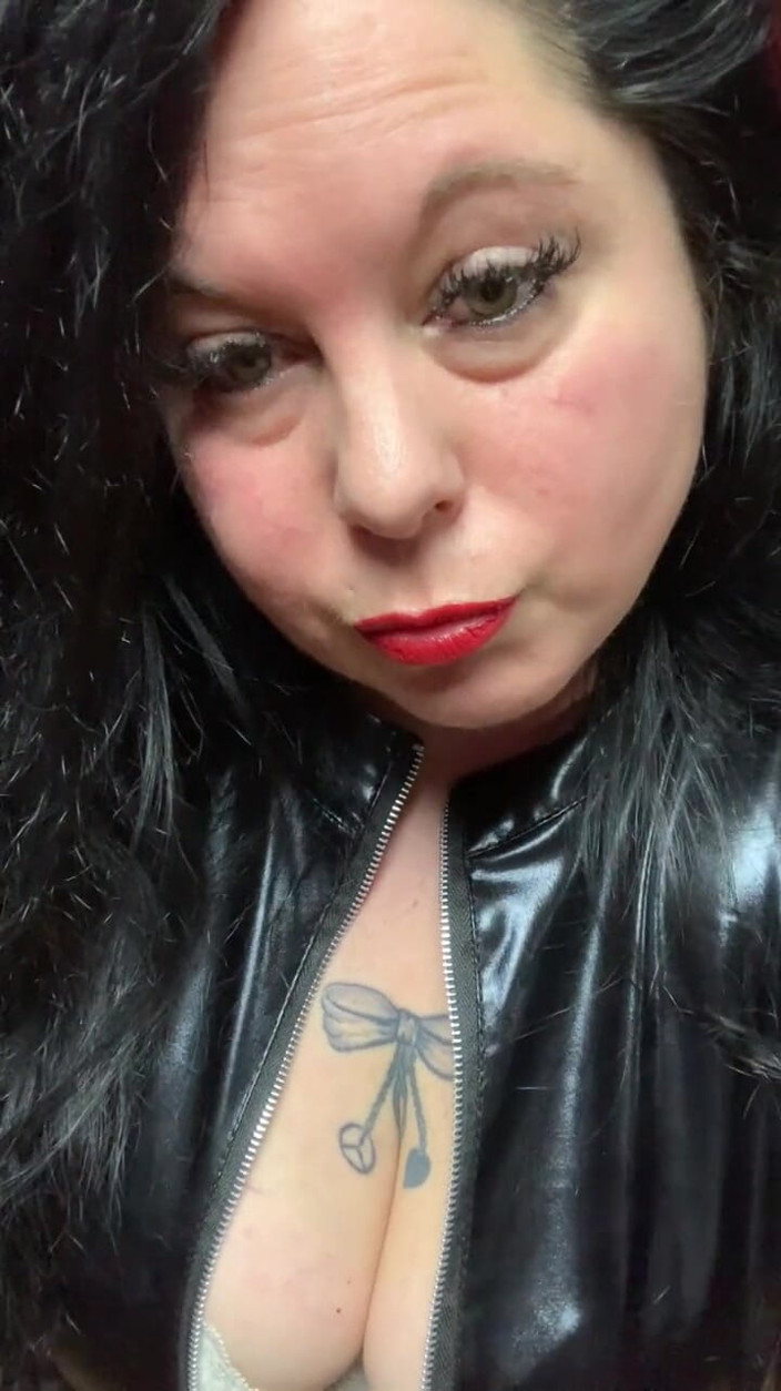 Maitresse Clara: Te abro las puertas de esta mazmorra