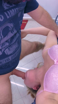 エッチな女の子のお尻の奥まで入れてほしい