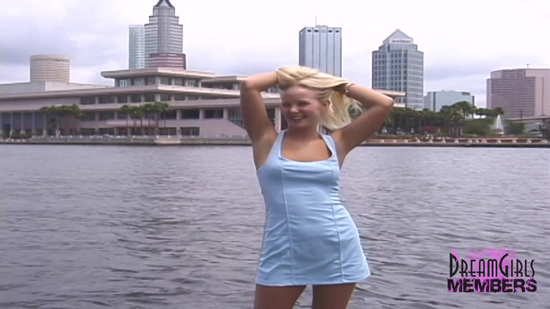 Dream Girls: Streaking with super hot blonde silver