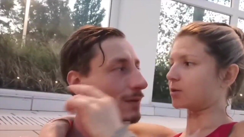 Gina Gerson: Arriesgada follada en el baño
