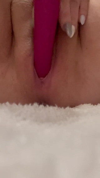 Love_Dickson: Baño jugar con vibrador hasta el orgasmo