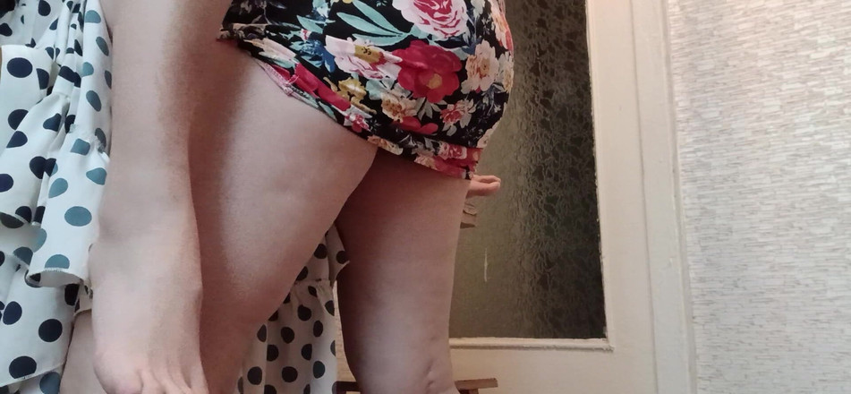 Lesbian-illusion: Mijn stiefmoeder neukt me op de keukentafel