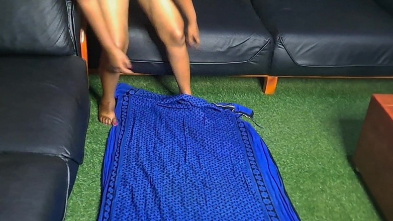 Jocci lena: Squirting au salon, vidéo complète