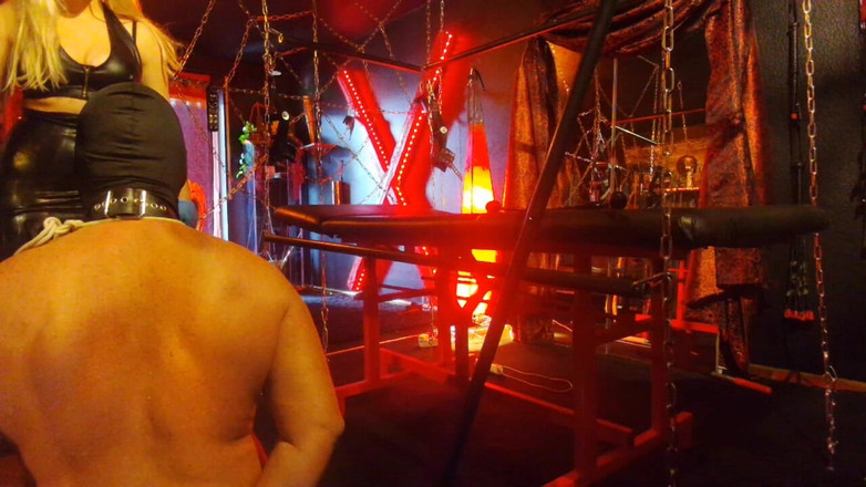 Queen_of_BDSM: Lateks fick von Hinten!