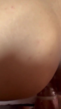 Jag tränade och min styvsyster rörde vid min penis och förförde mig