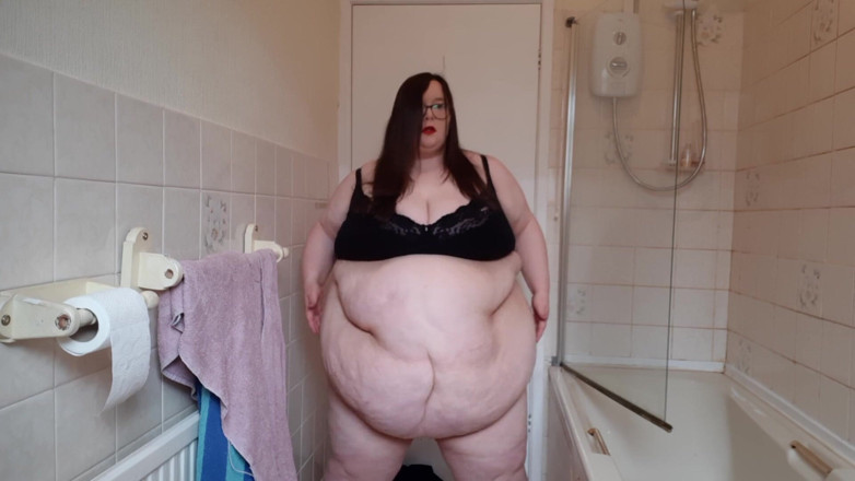 SSBBWLadyBrads: Out of breathe SSBBW belly jiggle wiggle