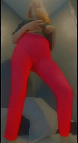Lolafuccbunny: Lolafuccbunny neckt in heißen rosa leggings
