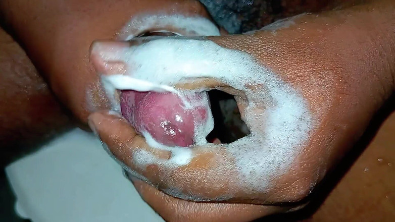 rahuman: Canavar yarak temizleme ve mastürbasyon