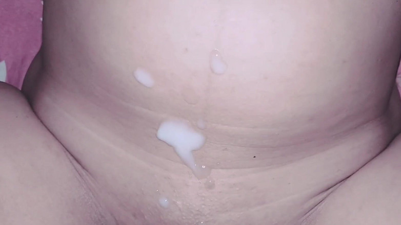 Pasutri indo: O fată frumoasă, minionă indoneziană face dragoste cu viitorul ei...