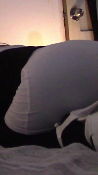MILF with a Gorgeous Ass Gives a Blowjob and Swallows Cum