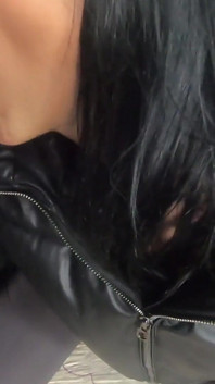 Milfycalla får mycket sperma på ny puffy downjacket! 167