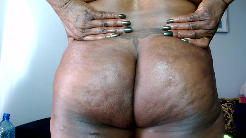 Maeling: Swallowed a Whole Tiny Colony up in Ass - Ebony Giantess...