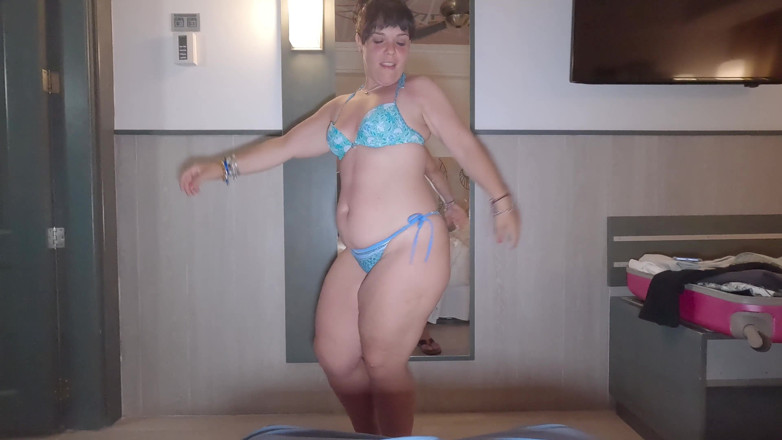 Chubby big booty: 호텔에서 리버스 카우걸에 질싸하는 아마추어 마누라. 집에서 촬영한 영상 섹스하는 핫한 와이프