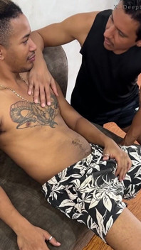 Dämpad av en tatuerad begåvad man