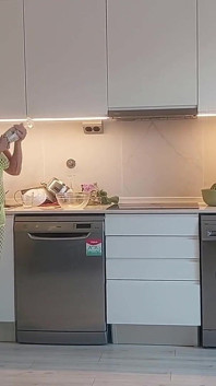 Perché alcune nonne lo faccio solo in cucina.
