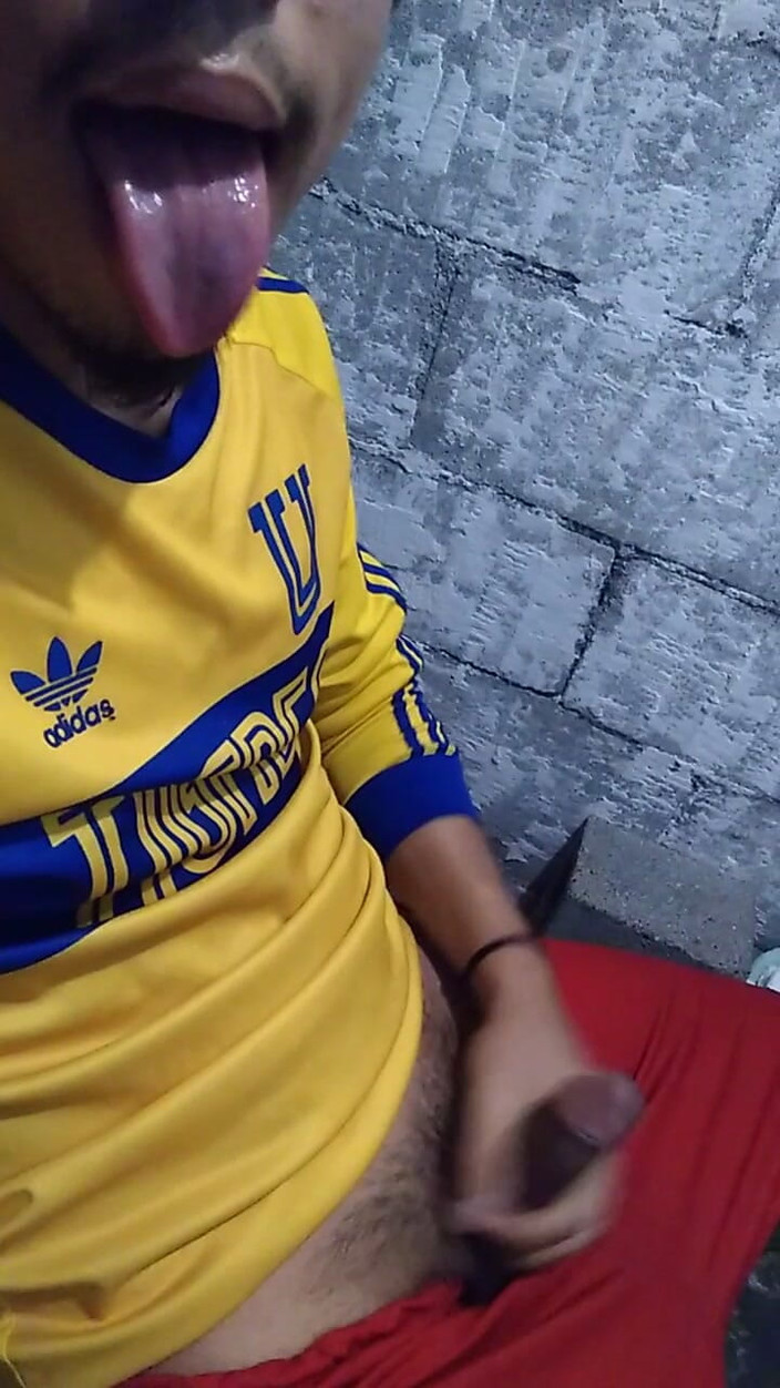 AlexAlejandro13: Тобі подобається, як я стирчаю язик, щоб ти міг грати з ним дуже добре