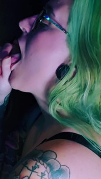 La prima esperienza gloryhole di elizabethhunny