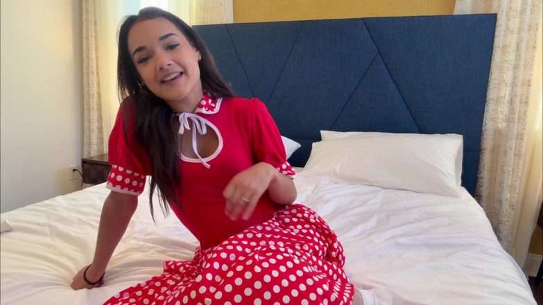Kink in Time: Zara's Sultry '50s Jerk off Instruction POV Temptation Awaits!