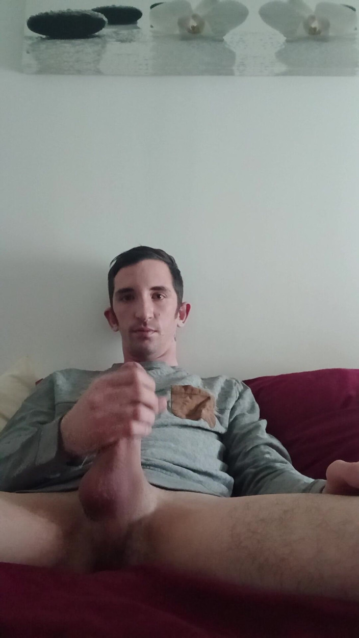 Alexis bondoux: Handjob in Bed