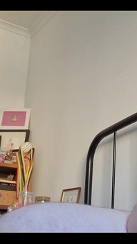 Un după antrenament flex transpirat și sesiune de masturbare, cu o ejaculare la sfârșitul