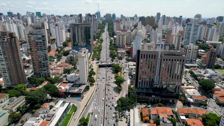 Plenna Filmes: Horas extraordinarias