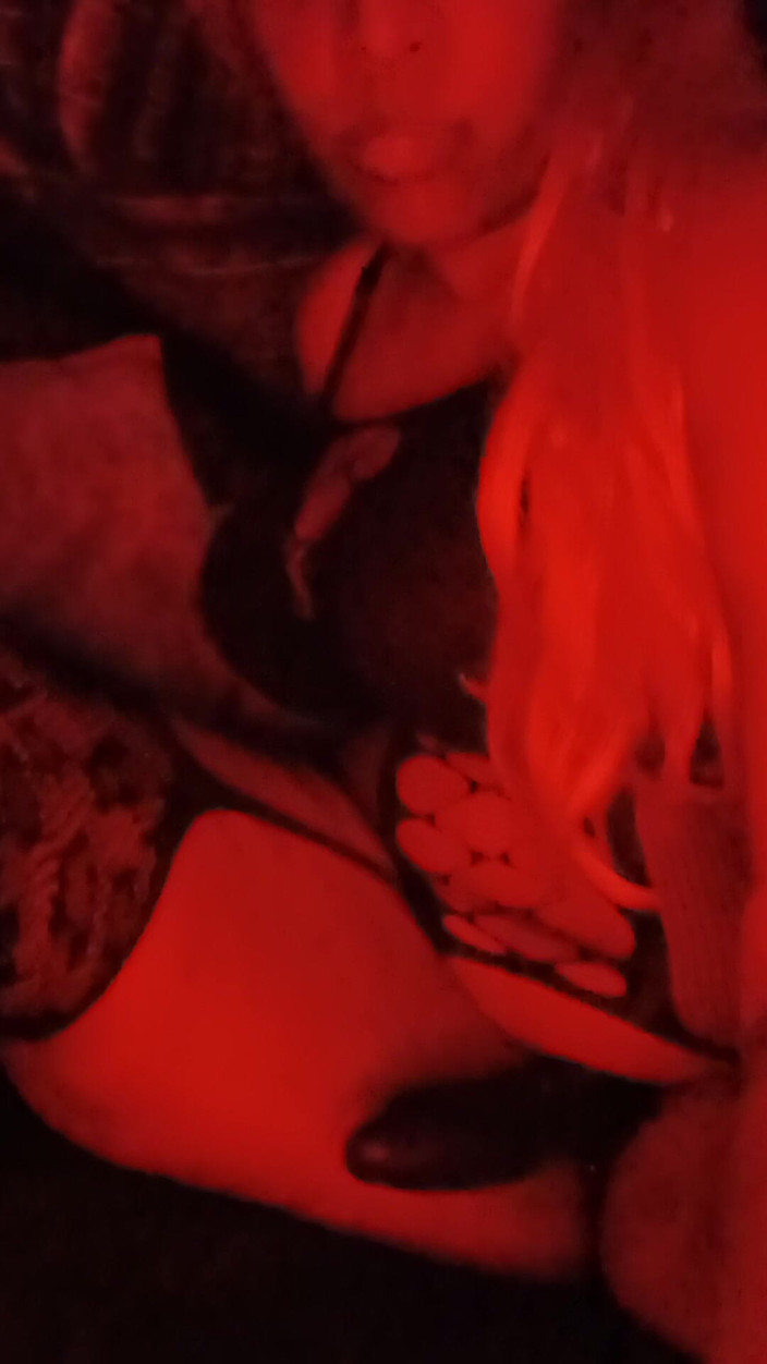 MelodyHott: Dívka nadržená s play penis