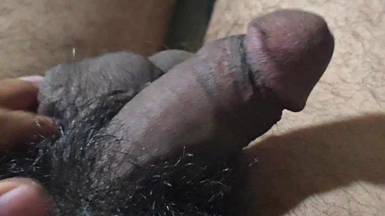 Hot Chilli 2025: Gay muda berbulu solo menikmati handjob