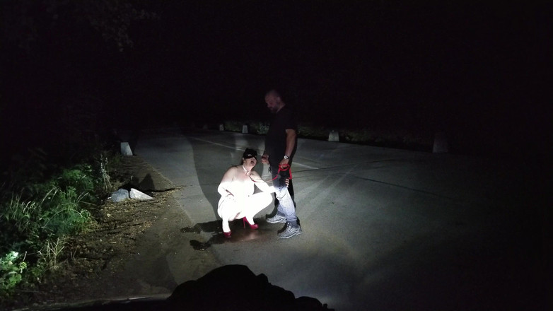 Toilet Mommy: Stara Świnia Przewrotny Sika Letni Seks Na Świeżym Powietrzu