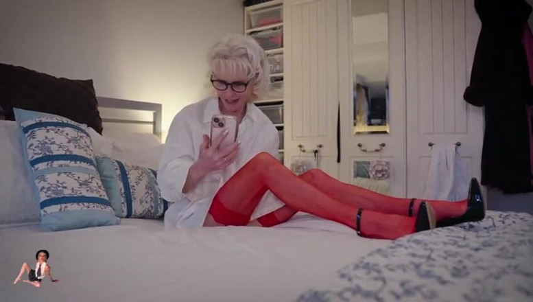 Deeliteful Jacy: Red Hot Lady