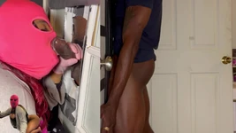 Dripdrop Brianna suger av honom vid Gloyhole!