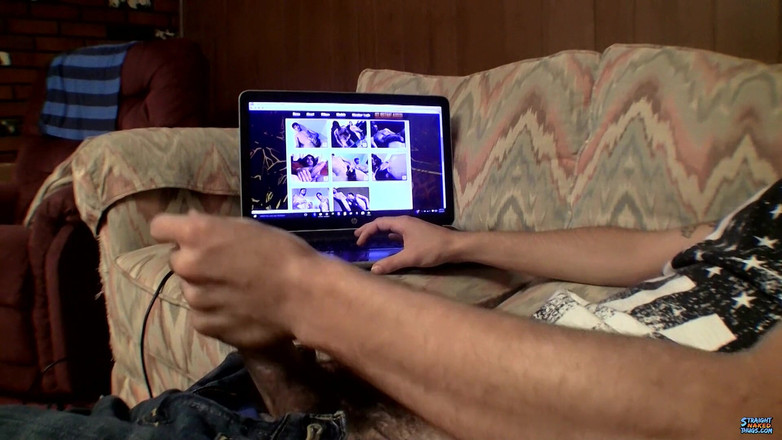 Straight naked thugs: Devin kendi pornos un tadını çıkarıyor