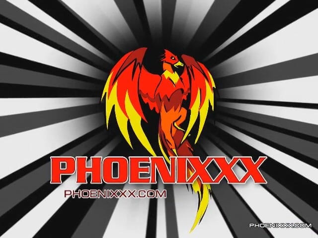 Phoenixxx: Sexy čtyřnásobná orgie v letadle v hangáru