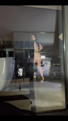 Amanda Thickk: Son fotoğraf çekiminin BTS videosu