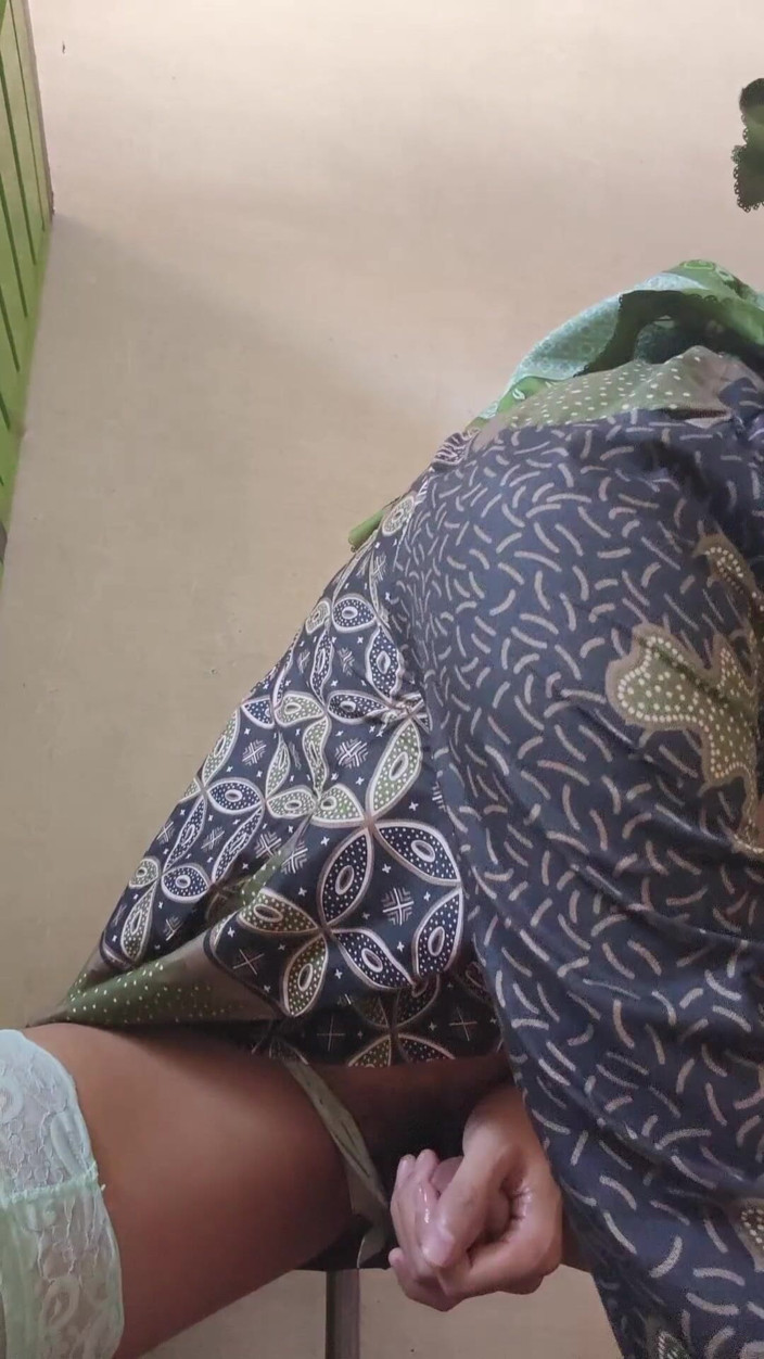 Mitha Zhe: Hijab Shemales with Big Dicks Masturbate Until They Cum