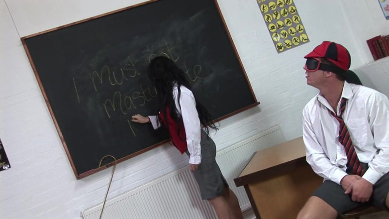 Back to School: Збоченого студента покарали за гру під своїм столом