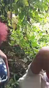 Sexo lésbico desnudo en el parque