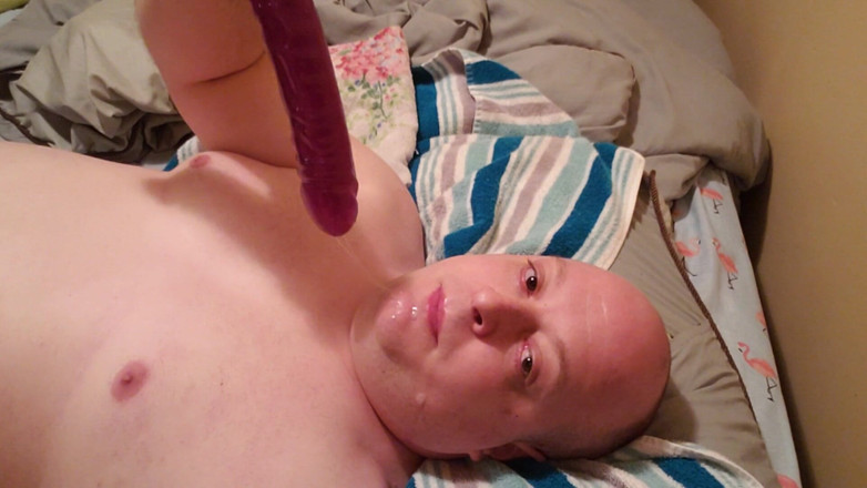 Charlieboy69: Diep in de keel dildo