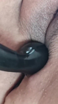 Black Clitoris Toys Play with the Vagina.