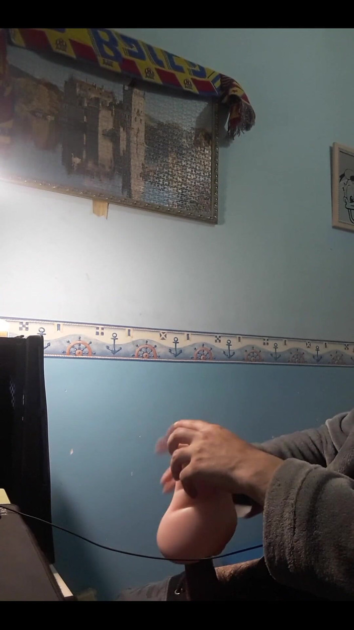 The girls' cave of fear: Běž ve vzduchu