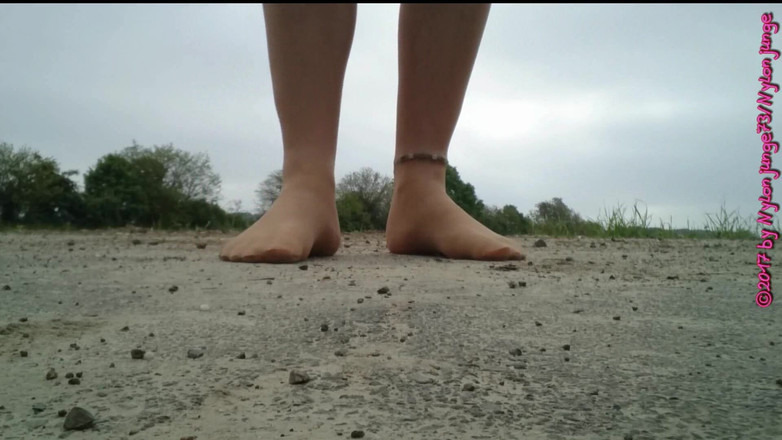 Carmen_Nylonjunge: Stoking nilon kaki dientot habis-habisan, dientot habis-habisan di luar ruangan