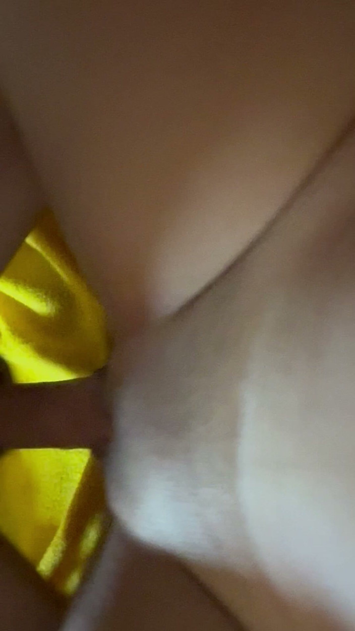 L Inconnue: She Likes to Swallow Everything