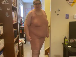 Me Finally Showing off My Maternity Dress a Really Good Friend Gifted Me