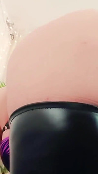 Lattice e Pvc provocanti, buco anale e seduta sulla faccia compilation di Arya Grander (video POV dominazione femminile)