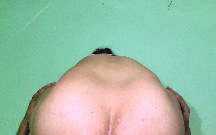 Housewife 69: Tvrdá jízda na mém Dever Desi Velkém ptákovi Miluji sex...