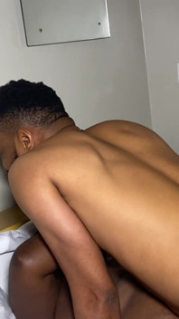 私に片思いしている巨乳の隣人とセックスする