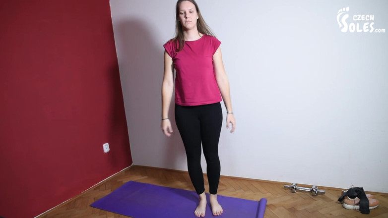 Czech Soles - foot fetish content: Sexyste füße und sohlen im fitnessstudio