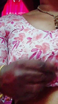 Desi Mohini Bhabhi Hot Romance with Desi Boy.