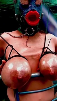 Gimp mask hucow bị trói vú
