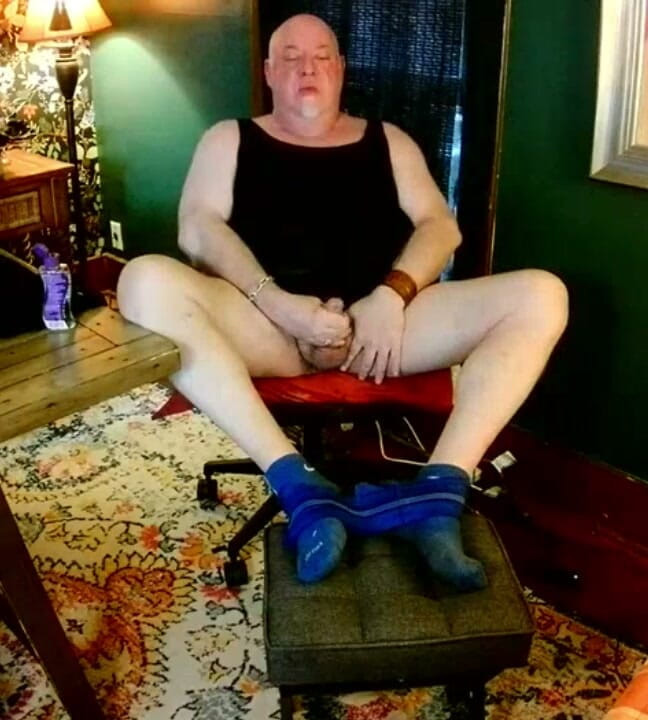 beardaddychub: Beardaddychub Showing off and Cumming!